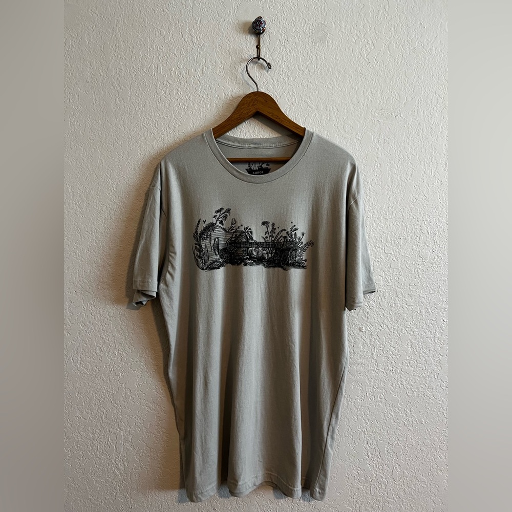 Slow Loris Guitar Shirt - L - Gray with 🎸 guitar and floral motif - Brand New!